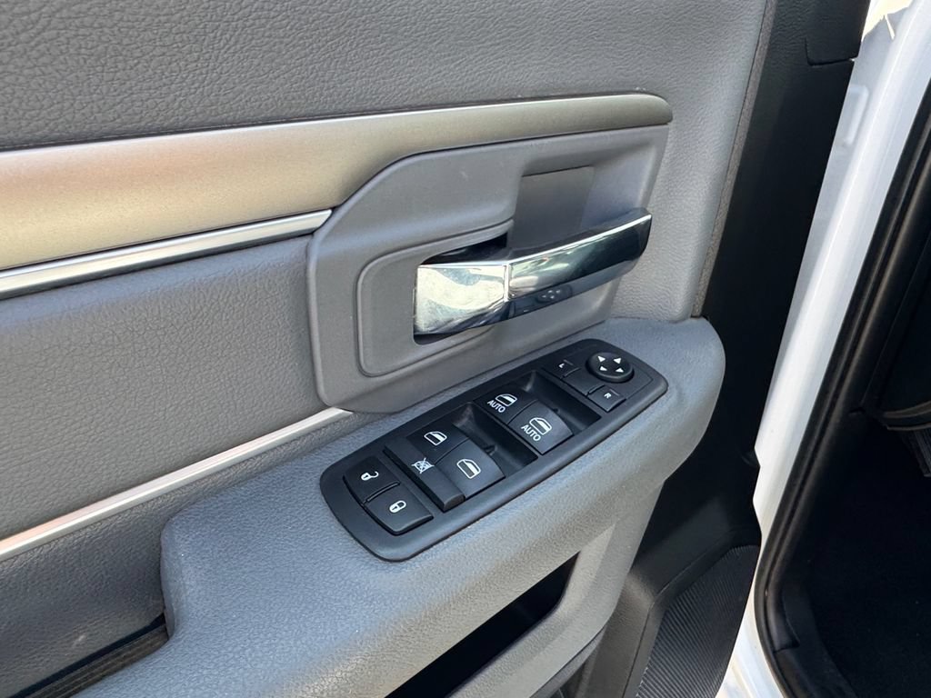 Used 2019 RAM 1500 Classic SLT AWD/4WD image 19