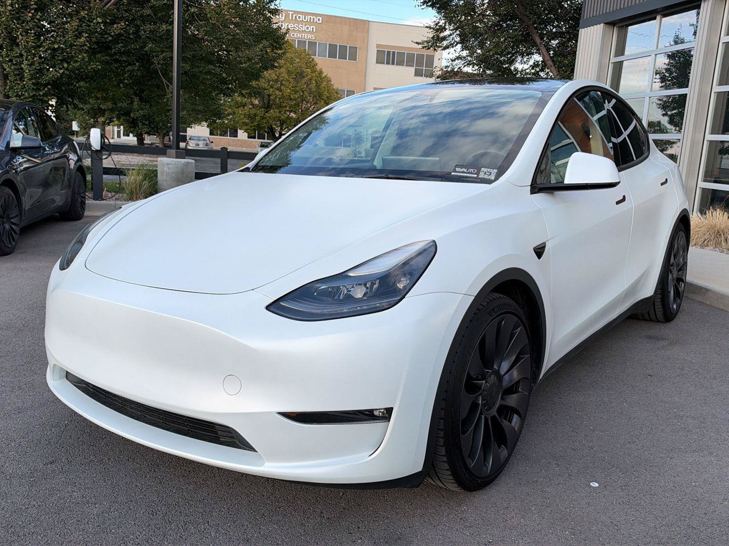 Used 2023 Tesla Model Y Performance AWD/4WD image 4