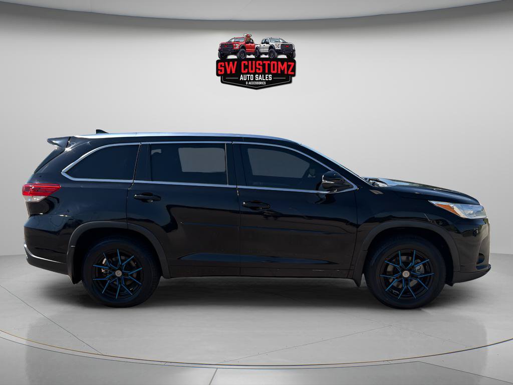 Used 2018 Toyota Highlander XLE AWD/4WD image 8