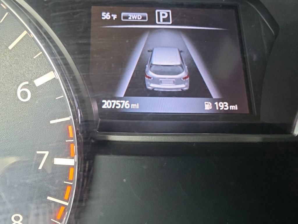 Used 2017 Nissan Pathfinder SV AWD/4WD image 8
