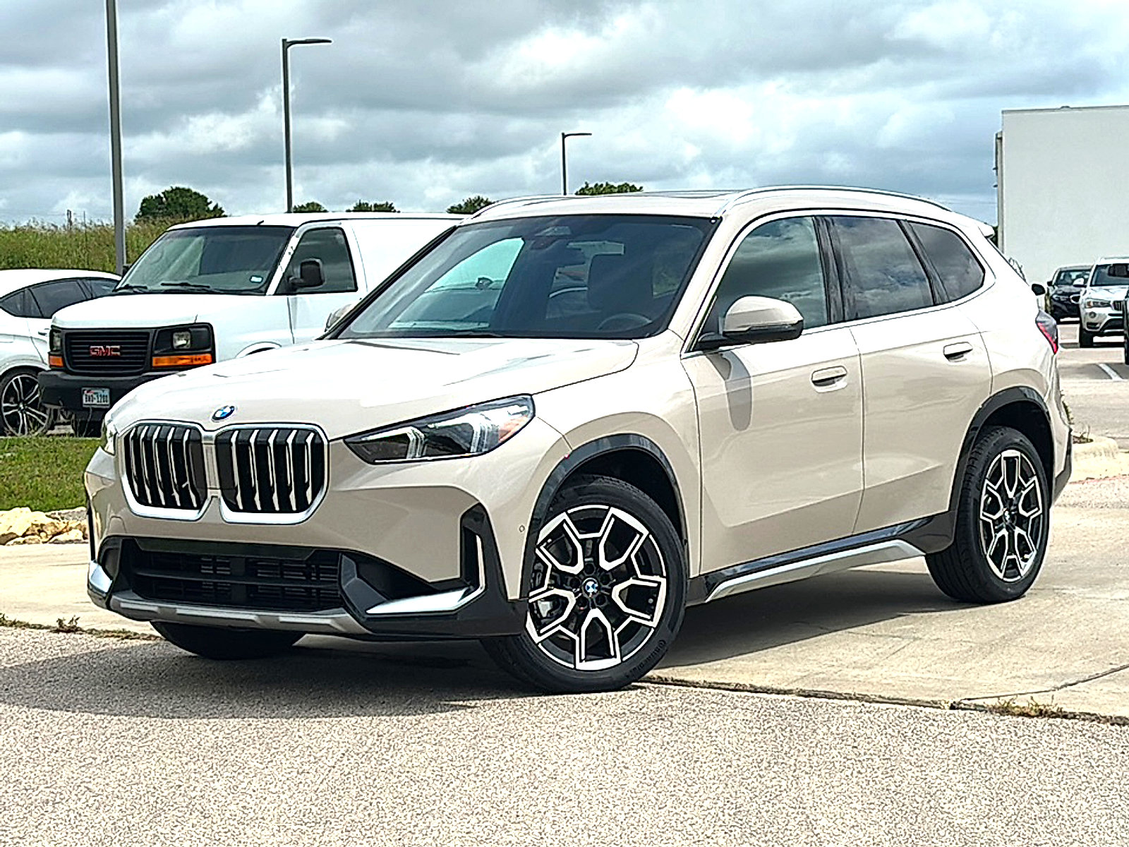 New 2026 BMW X1 xDrive28i w/ Convenience Package AWD/4WD image 2
