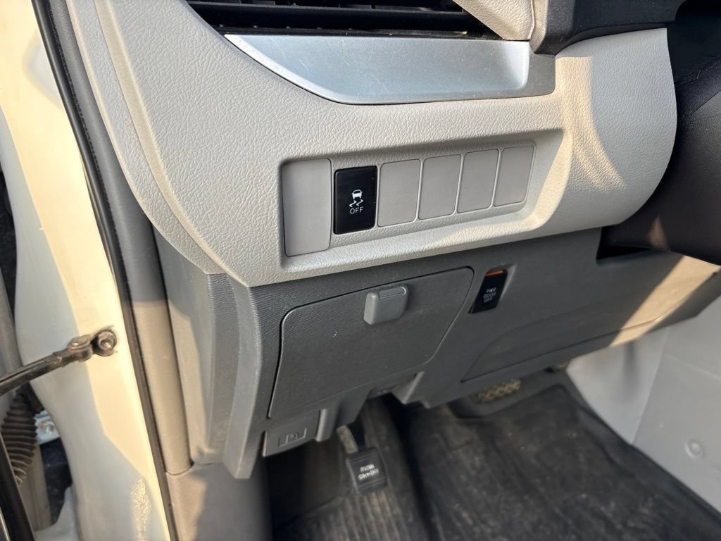 Used 2019 Toyota Sienna LE AWD/4WD image 18