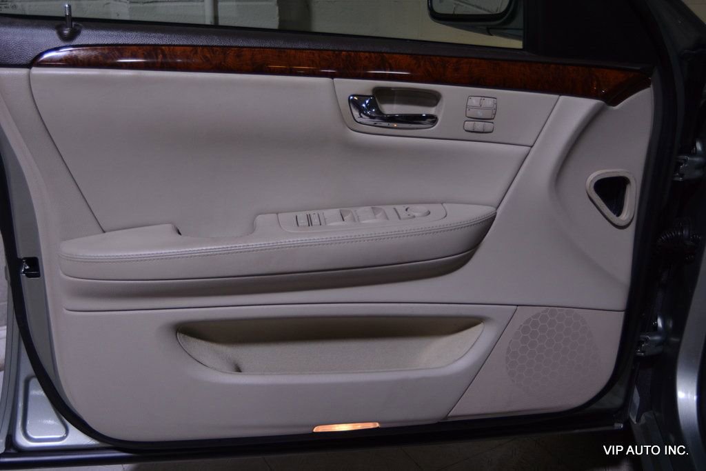 Used 2007 Cadillac DTS Luxury I w/ Trunk Convenience Package image 9