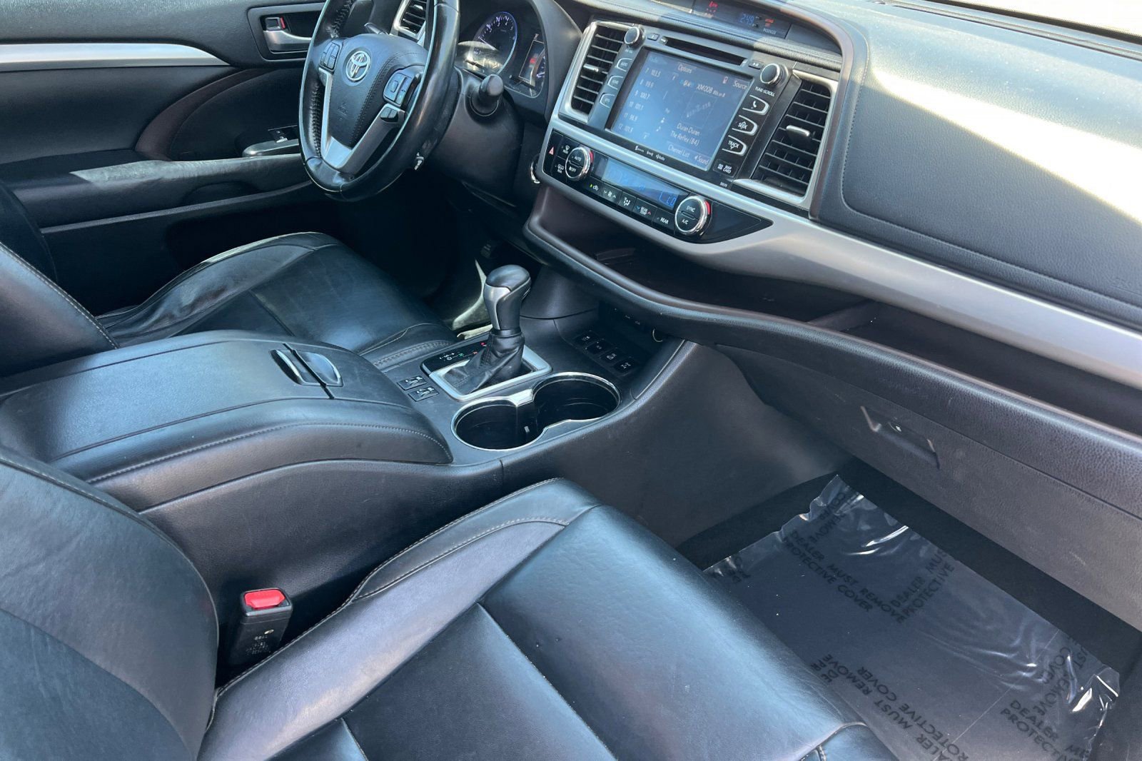 Used 2018 Toyota Highlander XLE AWD/4WD image 17