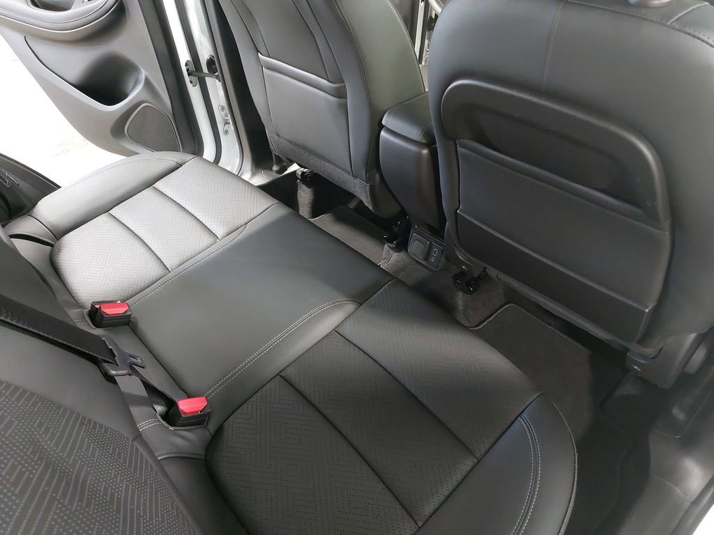 Used 2022 Buick Encore GX Essence w/ Experience Buick Package AWD/4WD image 11