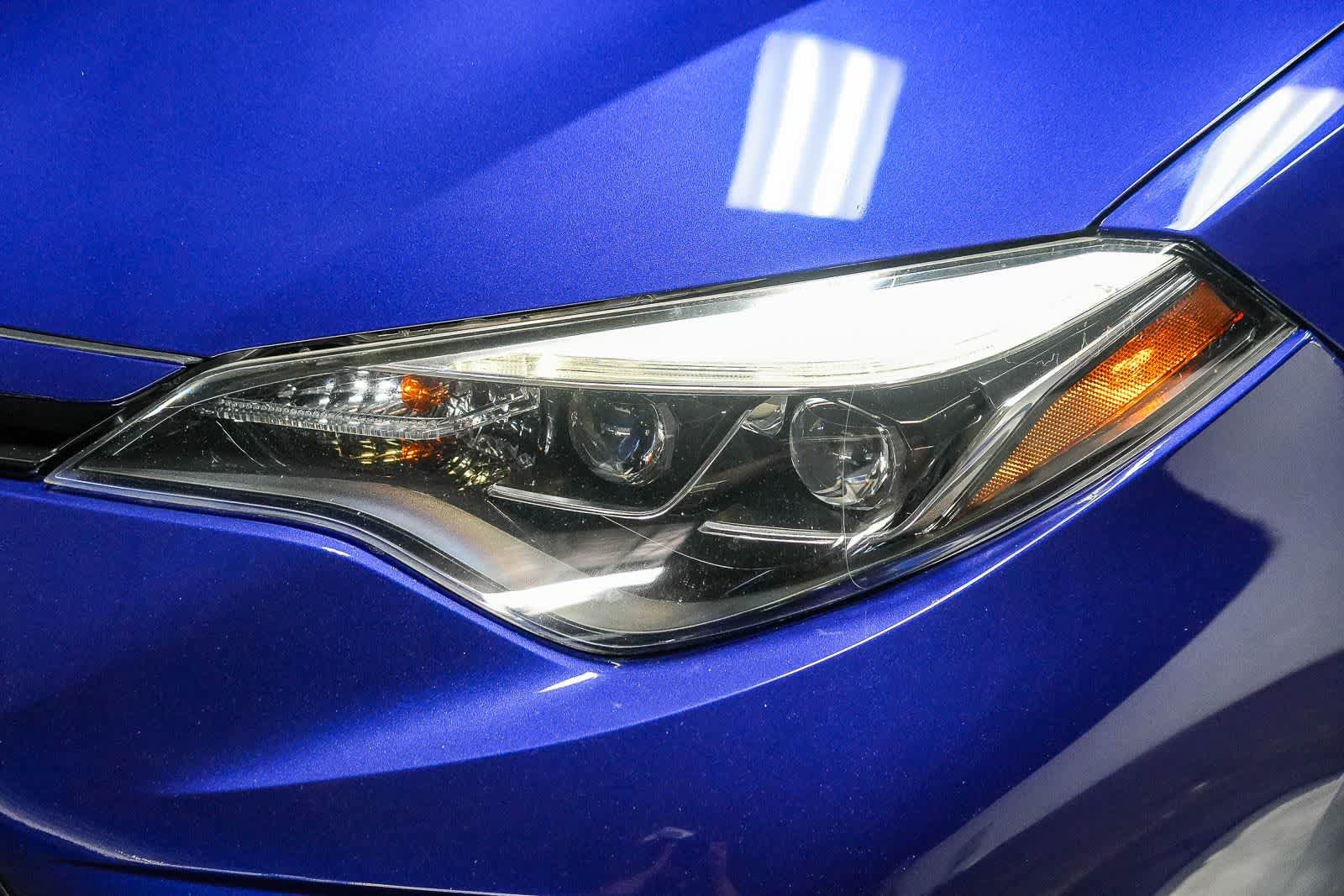 Certified 2018 Toyota Corolla SE w/ Protection Package FWD image 3