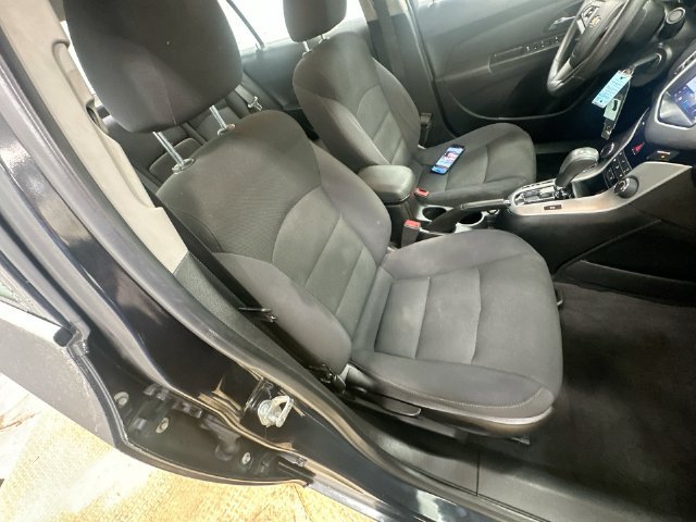 Used 2015 Chevrolet Cruze LT FWD image 33