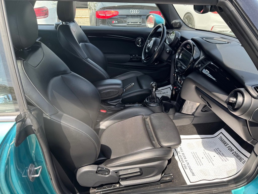 Used 2017 MINI Cooper 4-Door Hardtop image 29