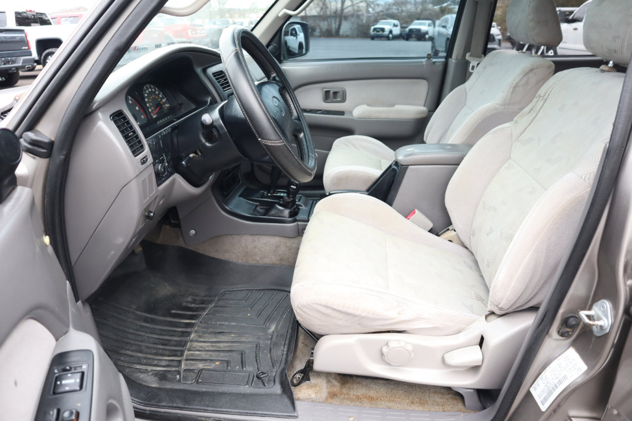 Used 2001 Toyota 4Runner SR5 image 13