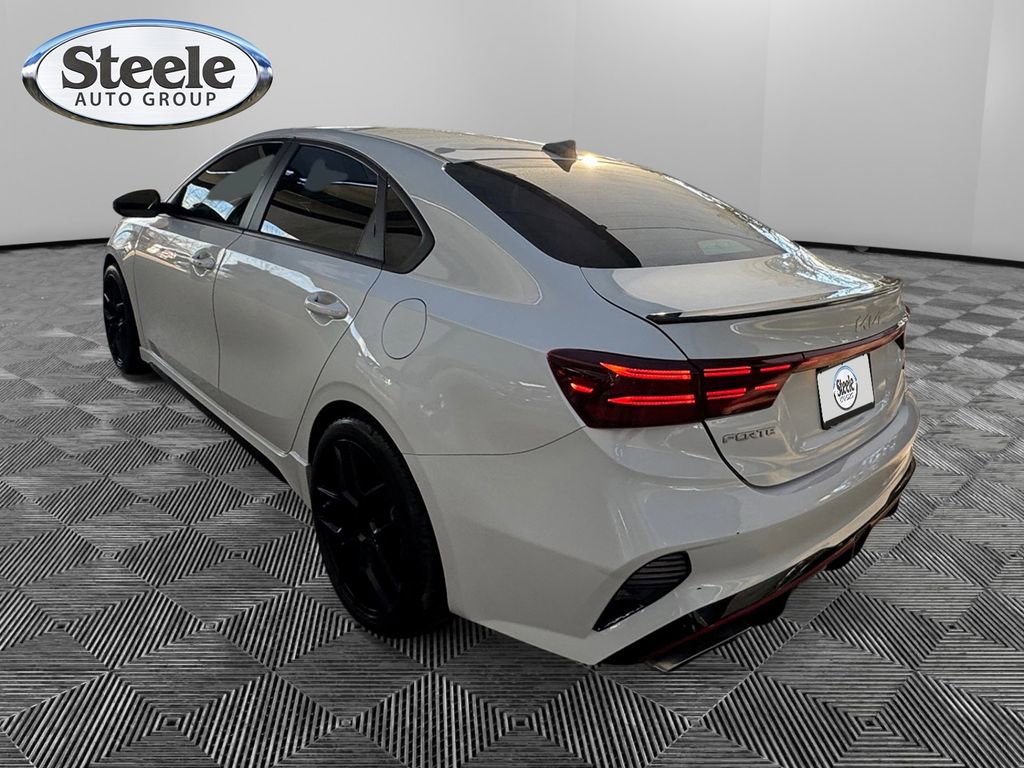 Used 2022 Kia Forte GT image 3