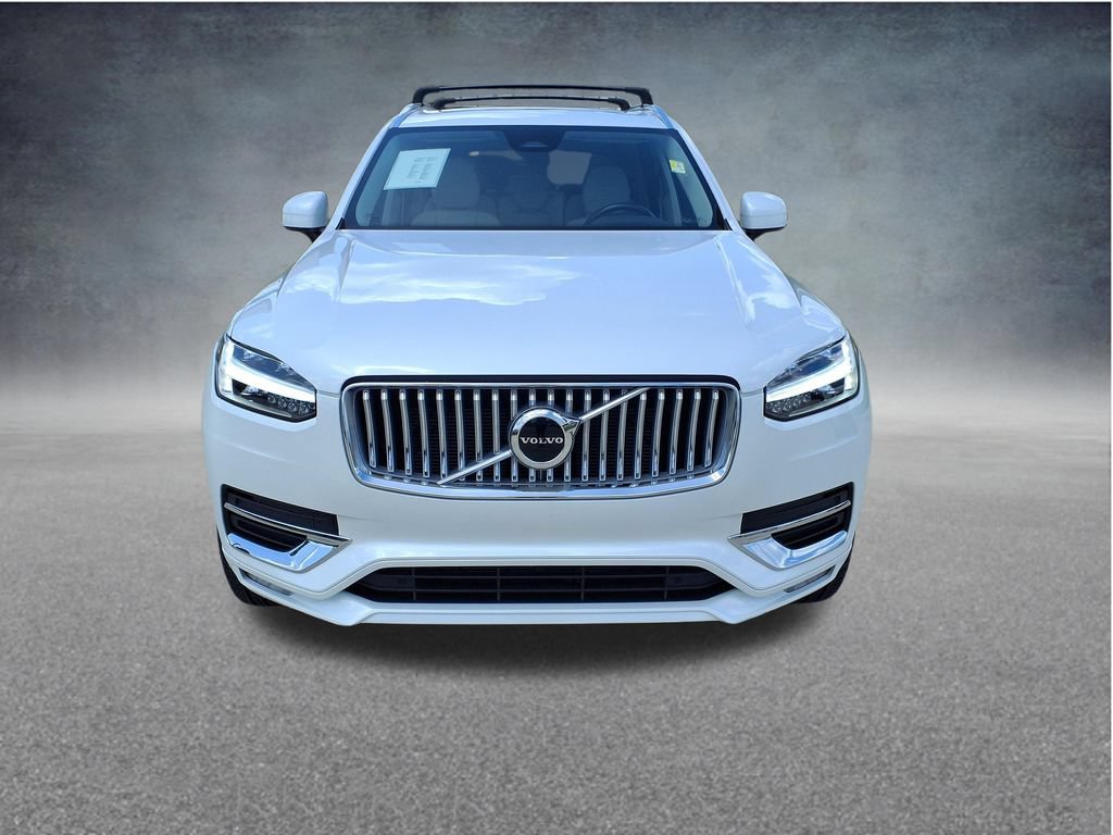 Used 2025 Volvo XC90 B5 Core AWD/4WD image 2