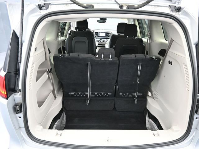 Used 2023 Chrysler Voyager LX FWD image 35