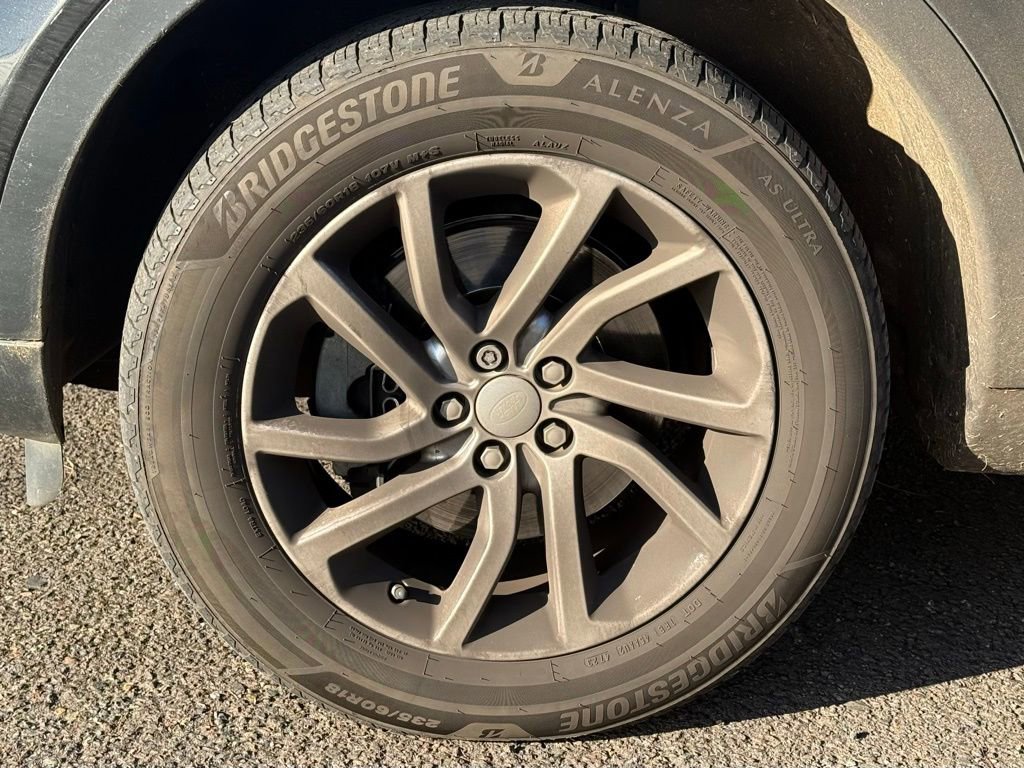 Used 2016 Land Rover Discovery Sport HSE image 9