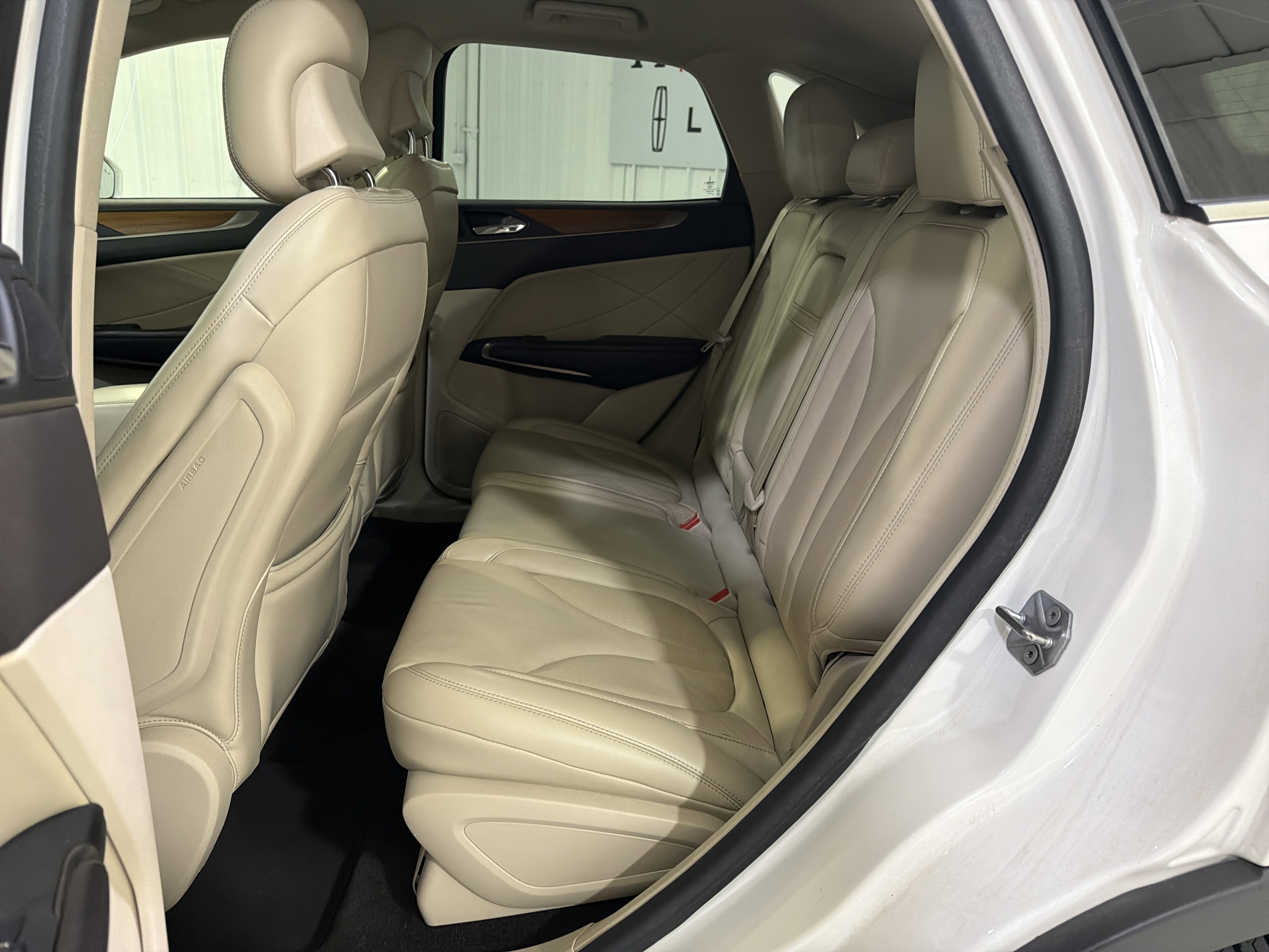 Used 2019 Lincoln MKC Select w/ Select Plus Package FWD image 10