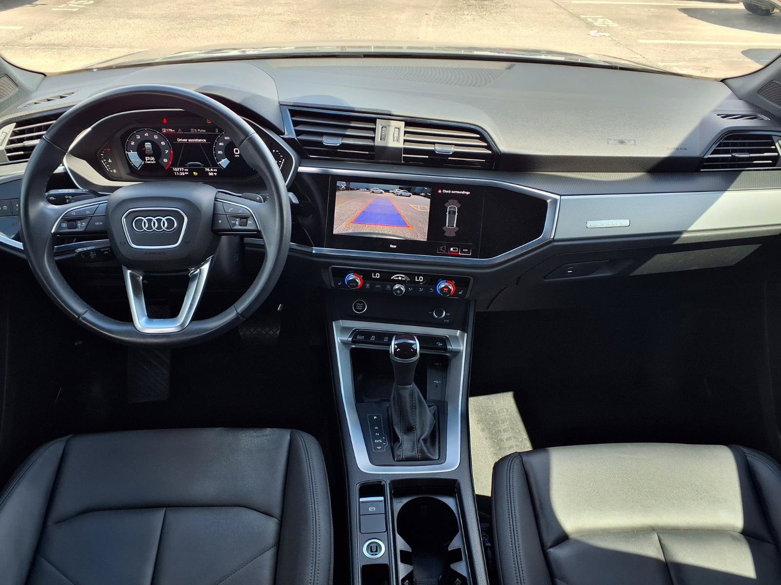 Used 2024 Audi Q3 2.0T Premium w/ Convenience Package AWD/4WD image 4