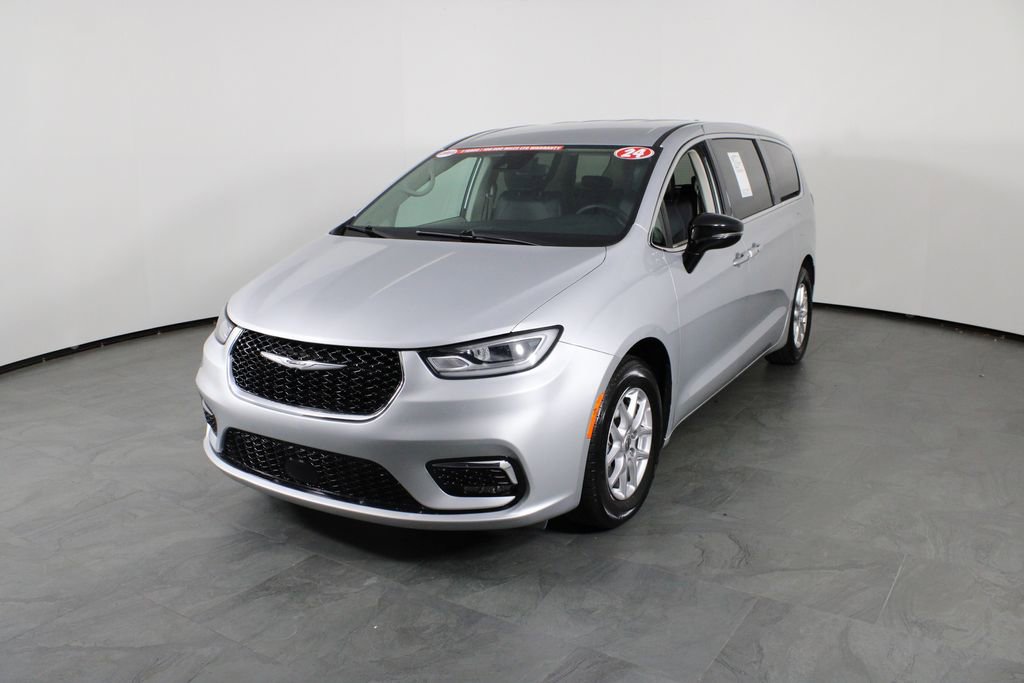 Used 2024 Chrysler Pacifica Touring-L