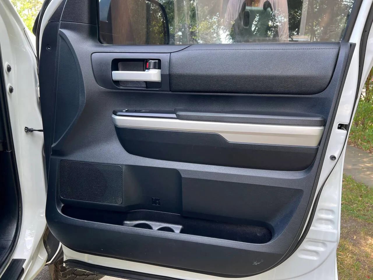 Used 2015 Toyota Tundra SR5 w/ SR5 Upgrade Package image 21