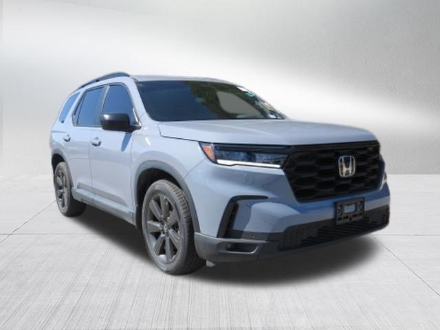 Used 2025 Honda Pilot Sport image 7