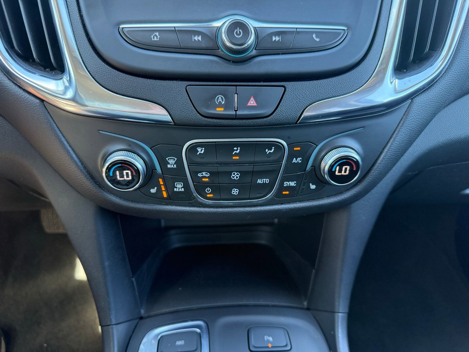 Used 2024 Chevrolet Equinox LT image 24