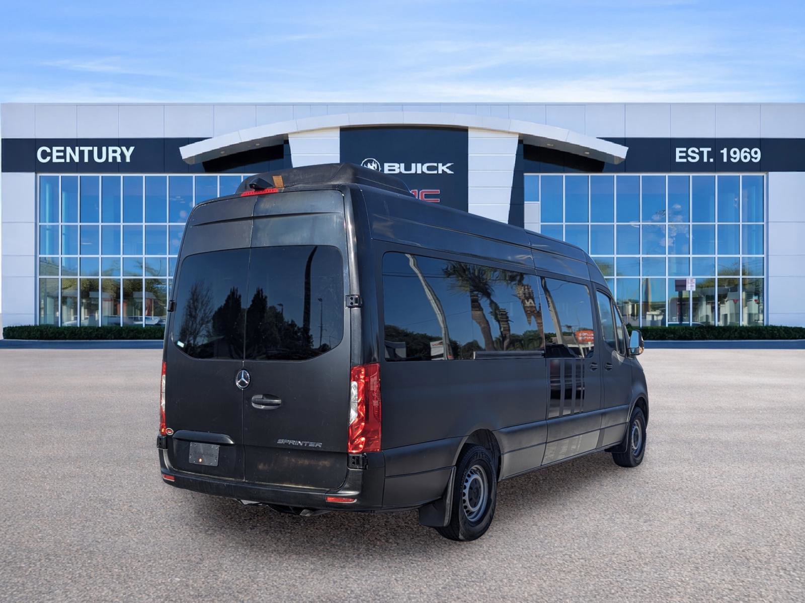 Used 2019 Mercedes-Benz Sprinter 2500 image 3