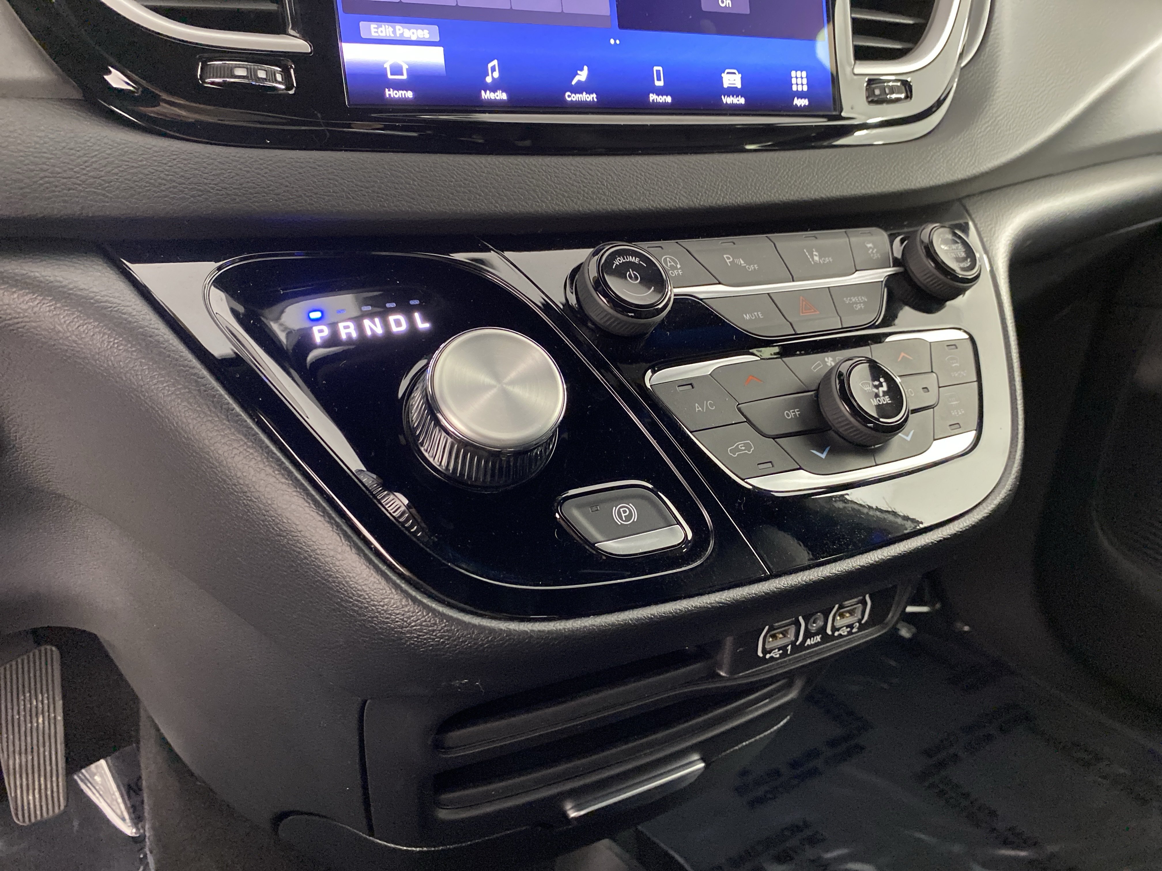 Used 2025 Chrysler Pacifica Select FWD image 29