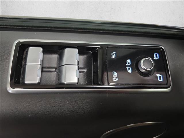Used 2021 Land Rover Range Rover Sport HST AWD/4WD image 28
