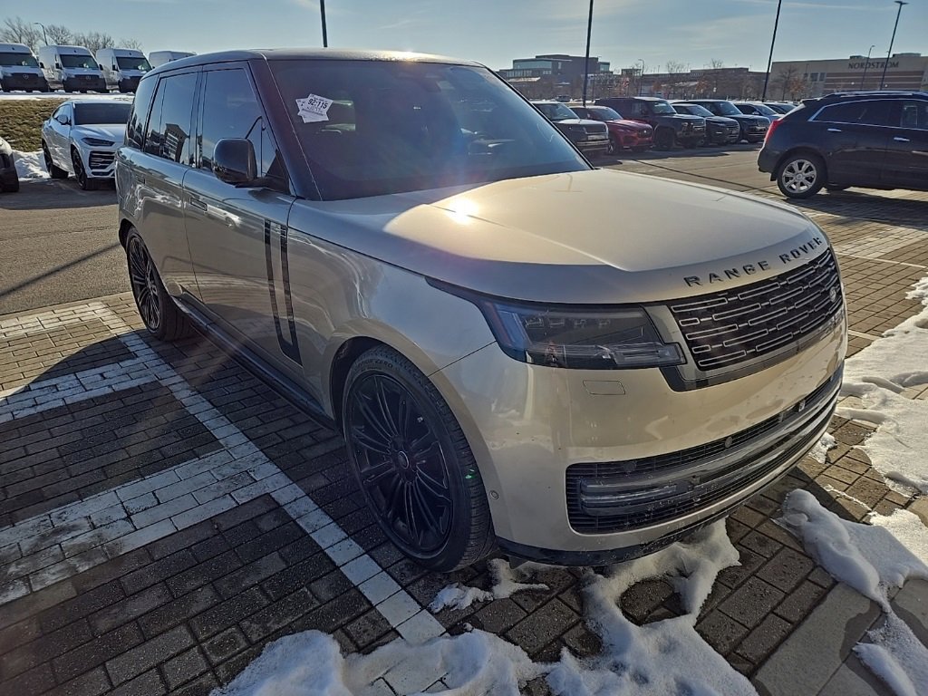 Certified 2024 Land Rover Range Rover SE image 3