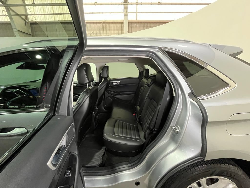 Used 2020 Ford Edge SEL AWD/4WD image 18