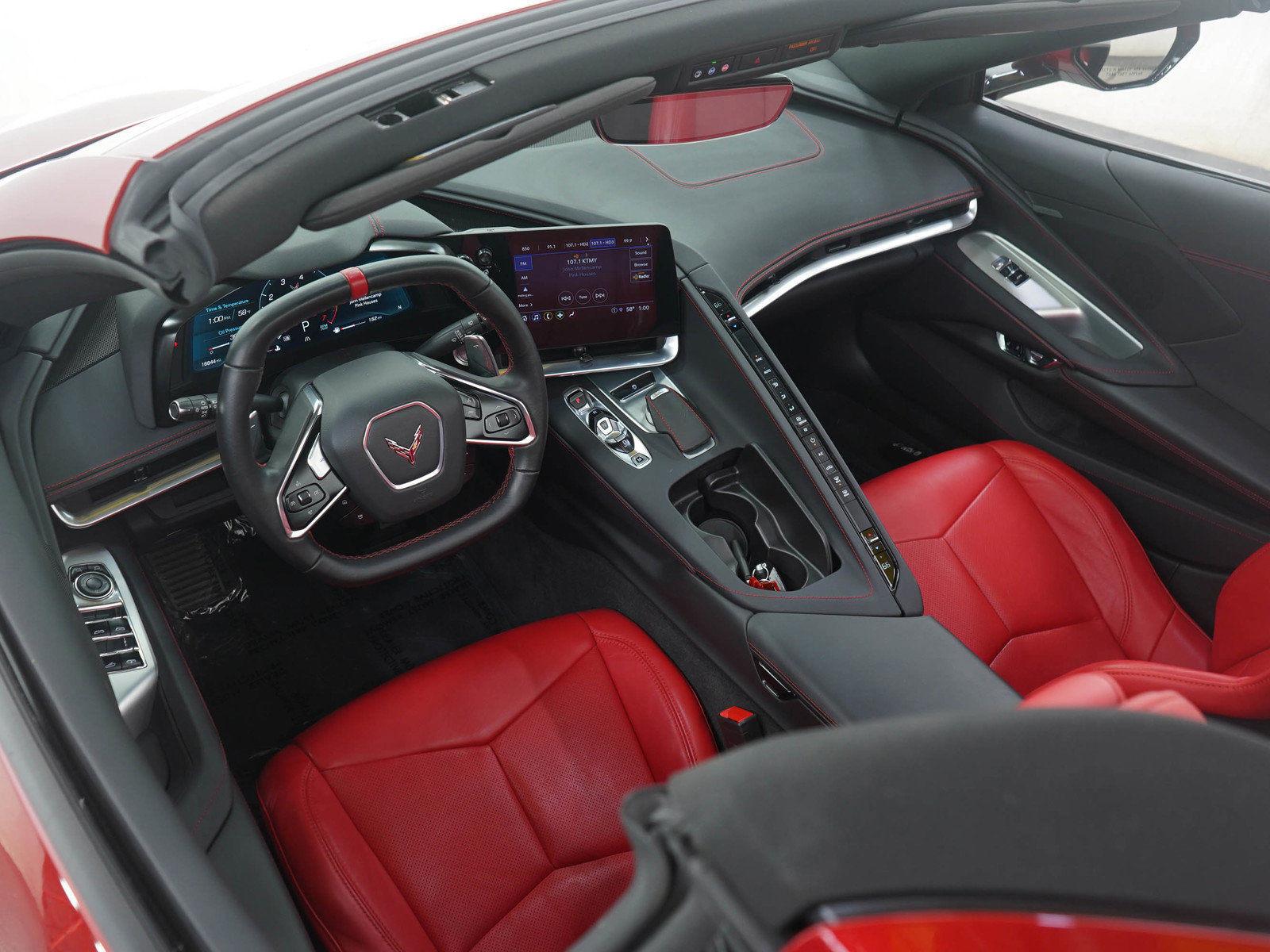 Used 2023 Chevrolet Corvette Stingray Convertible w/ Z51 Performance Package image 18