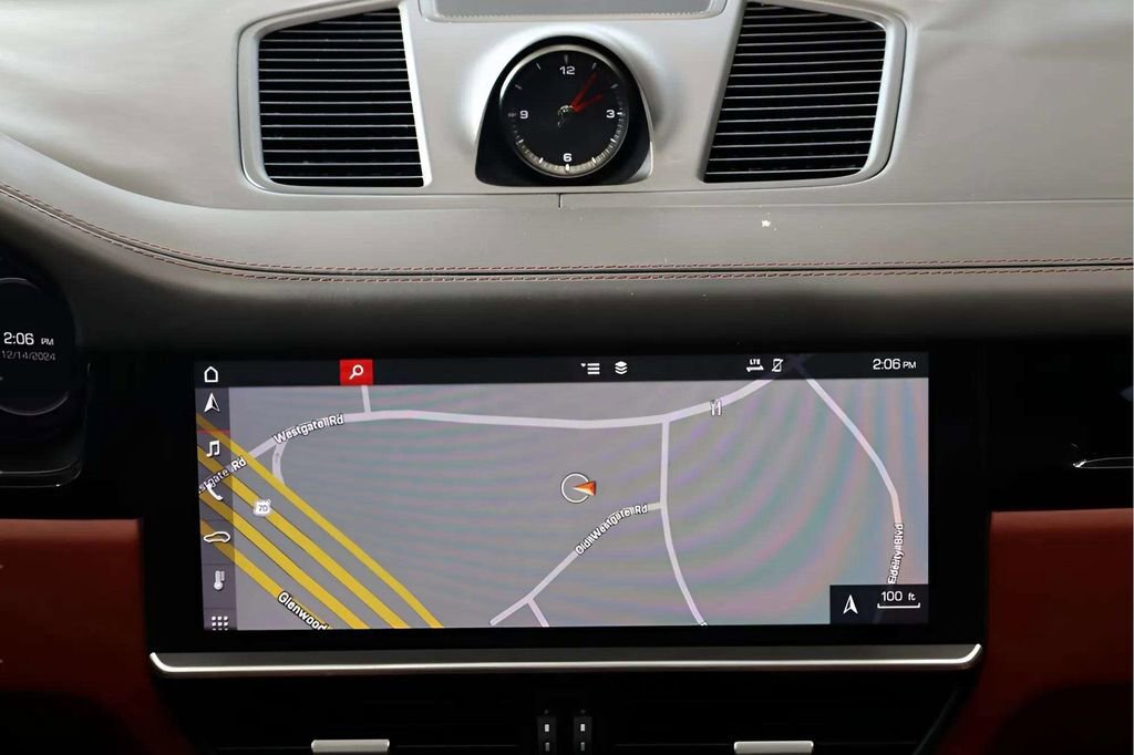 Used 2019 Porsche Cayenne Base image 9