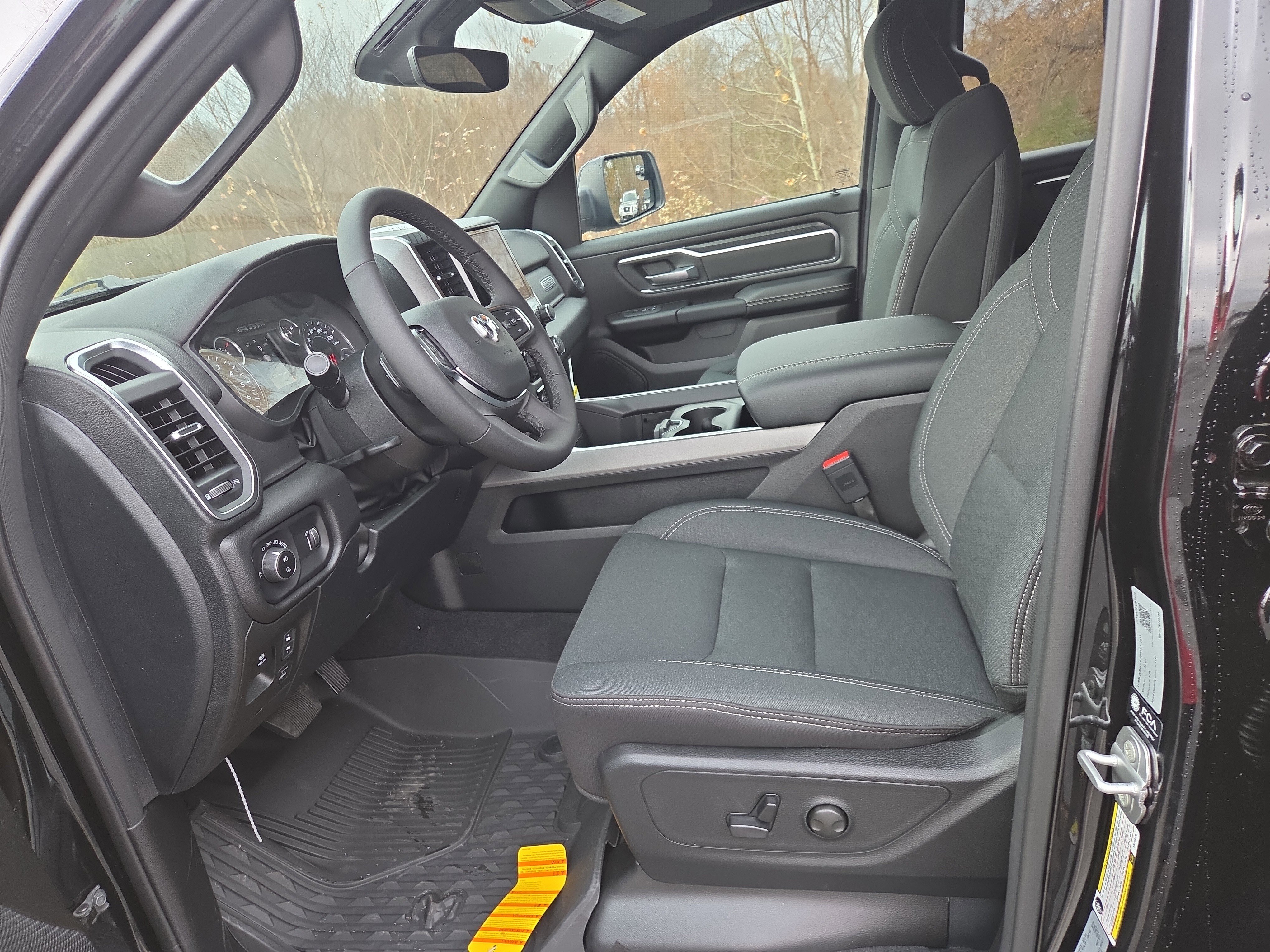New 2026 RAM 1500 Big Horn w/ Night Edition AWD/4WD image 4