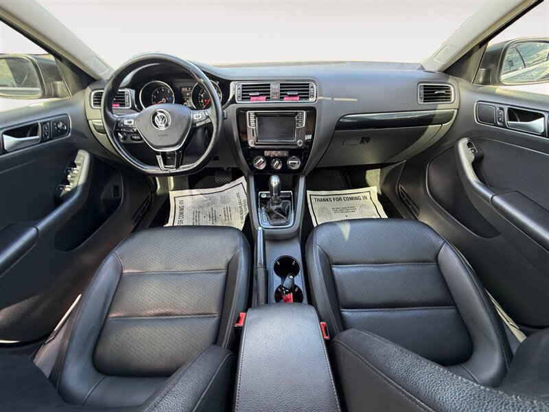Used 2016 Volkswagen Jetta SEL FWD image 11