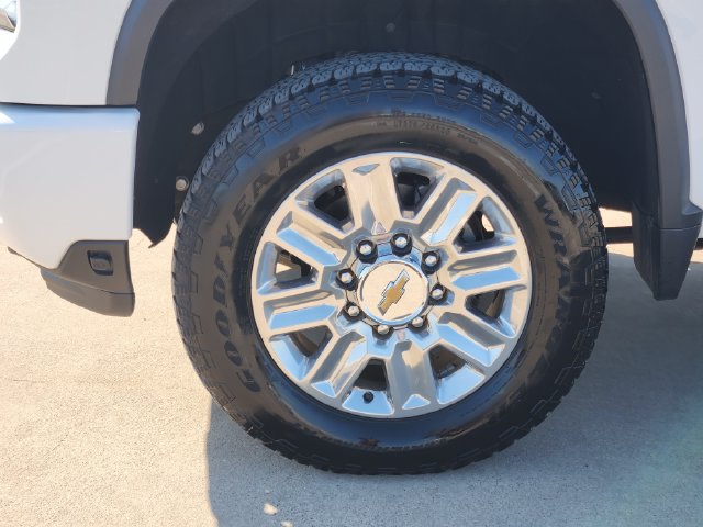 Used 2025 Chevrolet Silverado 2500 High Country w/ Technology Package AWD/4WD image 17