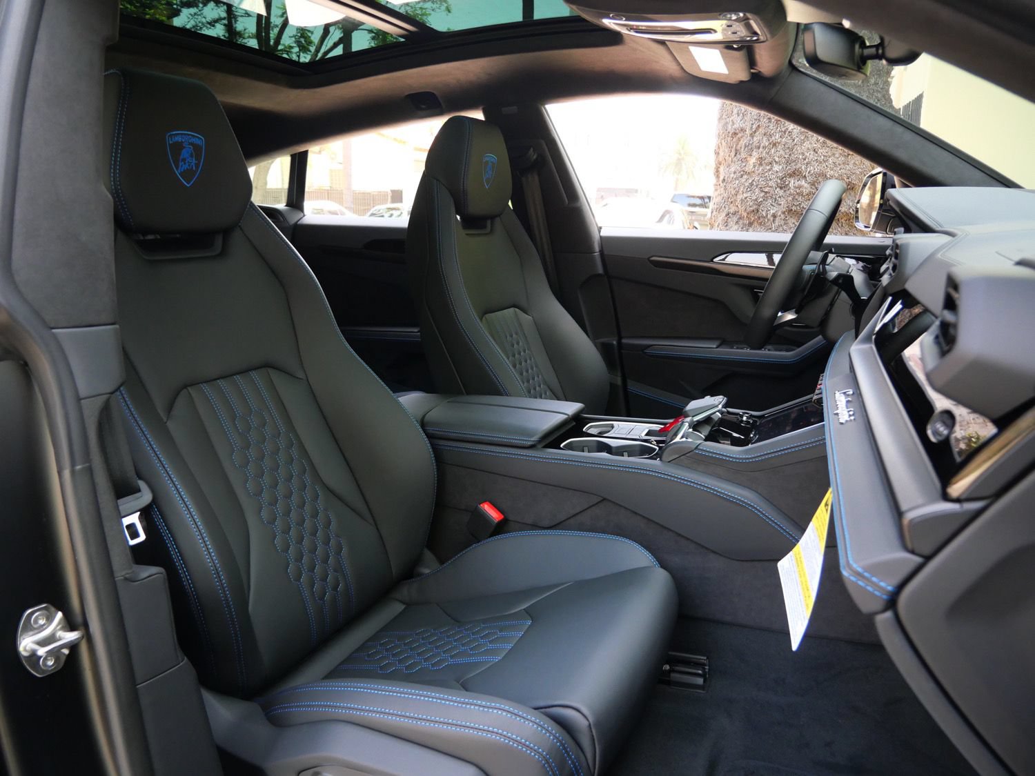 Used 2025 Lamborghini Urus S AWD/4WD image 8
