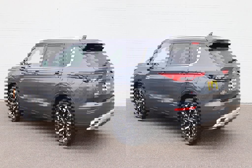 Used 2025 Mitsubishi Outlander SEL image 46