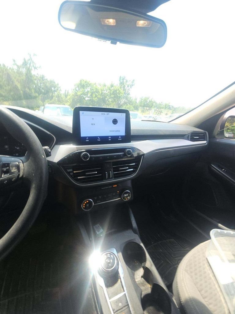 Used 2020 Ford Escape SE FWD image 6