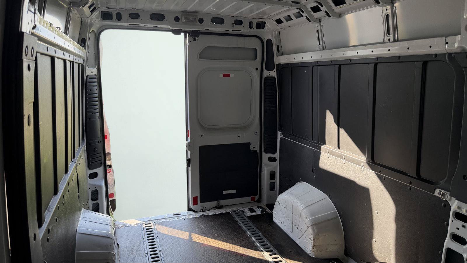 Used 2015 RAM ProMaster 2500 w/ Mopar Trailer Tow Group FWD image 31