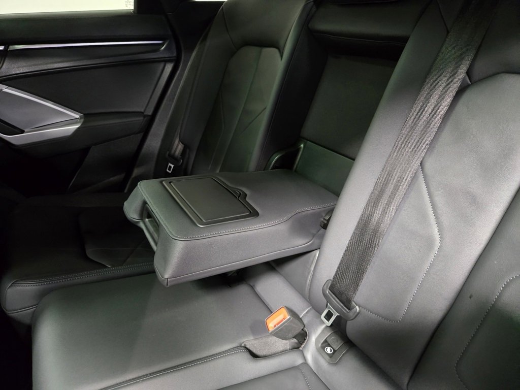 Used 2024 Audi Q3 2.0T Premium image 33