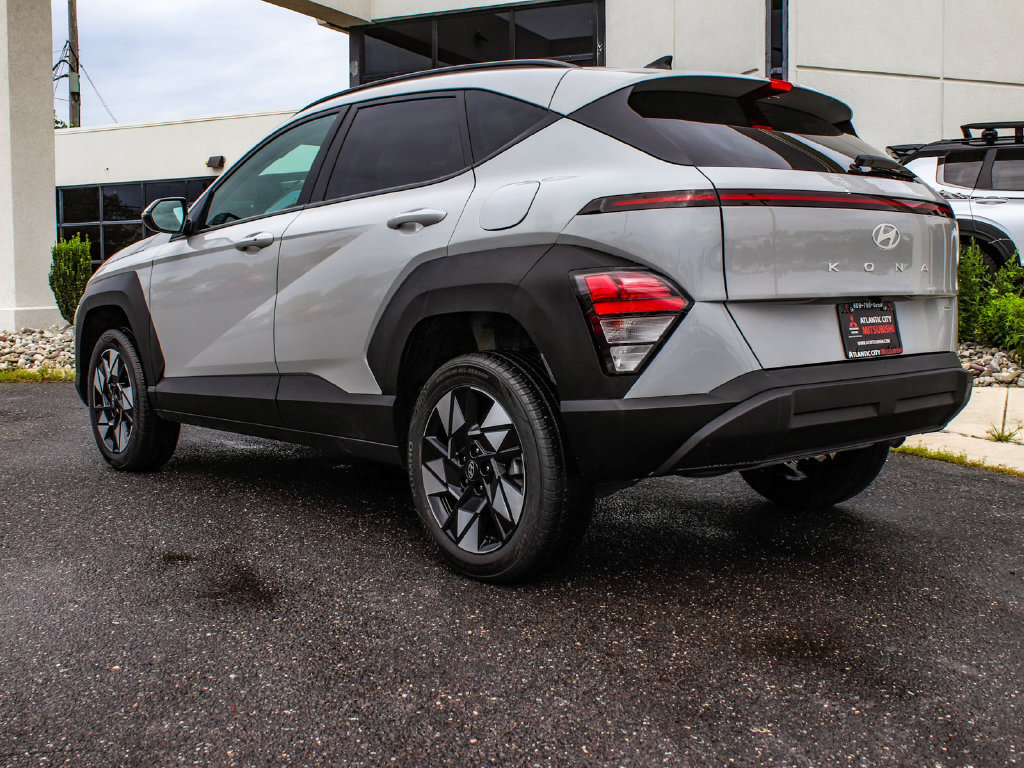 Used 2025 Hyundai Kona SEL AWD/4WD image 4