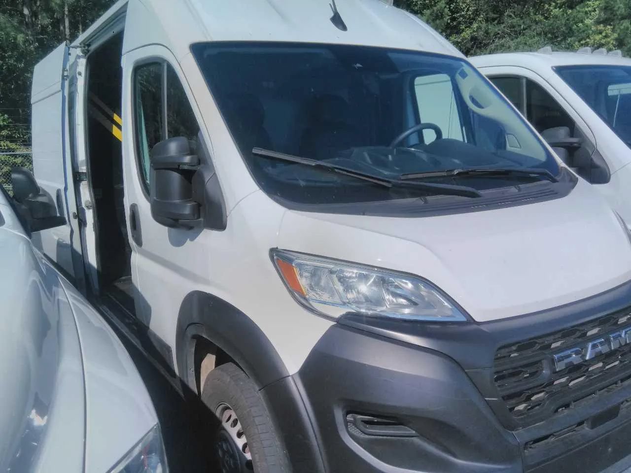 Used 2024 RAM ProMaster 3500 w/ Convenience Group FWD image 3