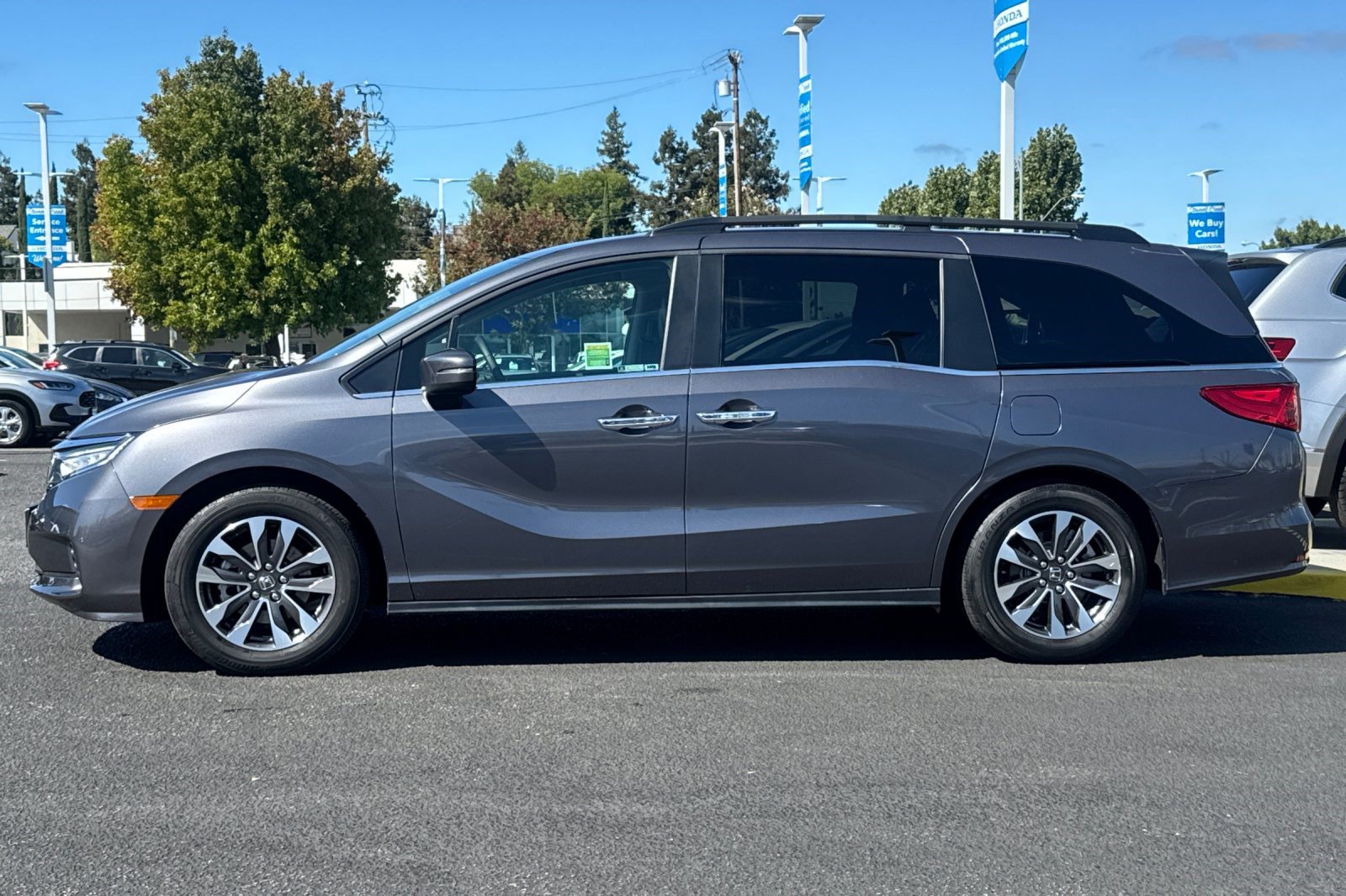 Used 2024 Honda Odyssey EX-L image 2