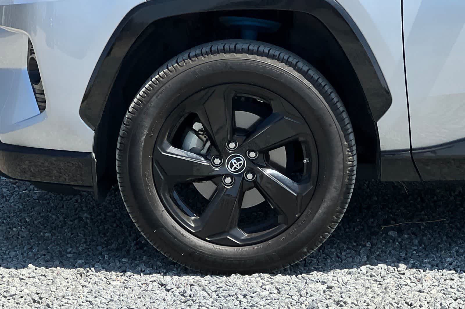 Used 2019 Toyota RAV4 XSE w/ XSE Weather Package AWD/4WD image 12