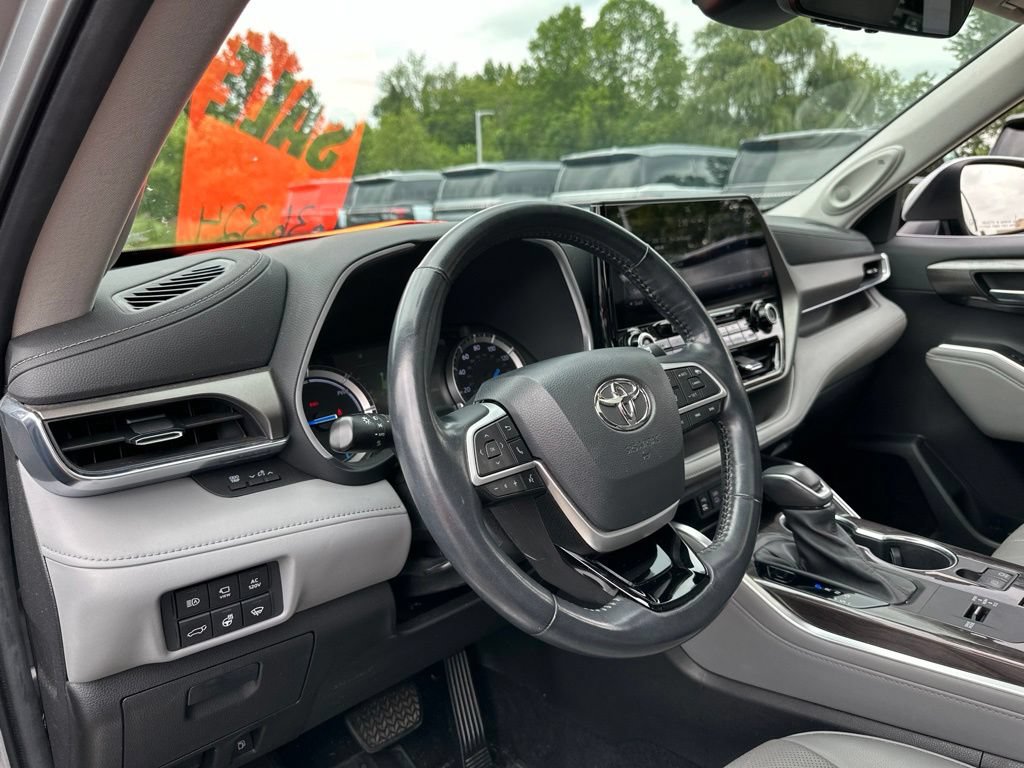 Used 2022 Toyota Highlander Limited AWD/4WD image 47
