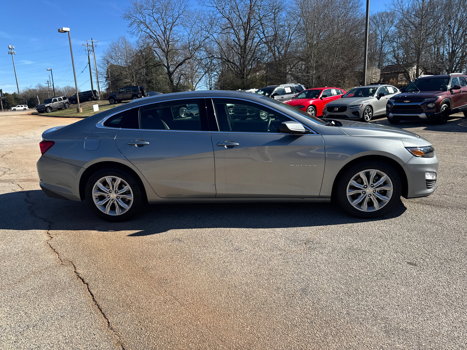 Used 2025 Chevrolet Malibu LT image 4