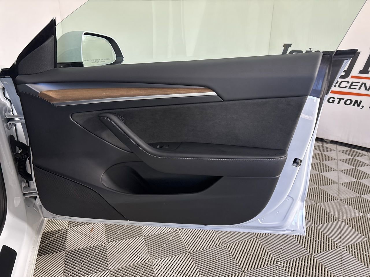 Used 2023 Tesla Model 3 Standard Range image 19