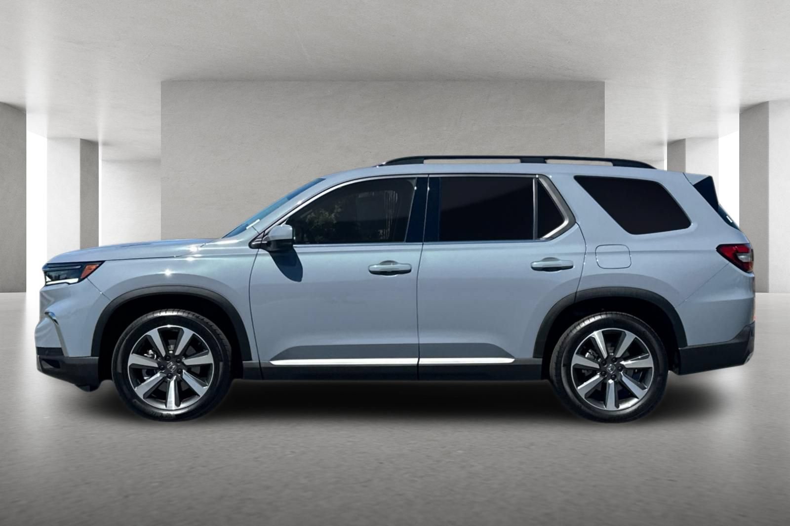 Used 2025 Honda Pilot Touring image 7