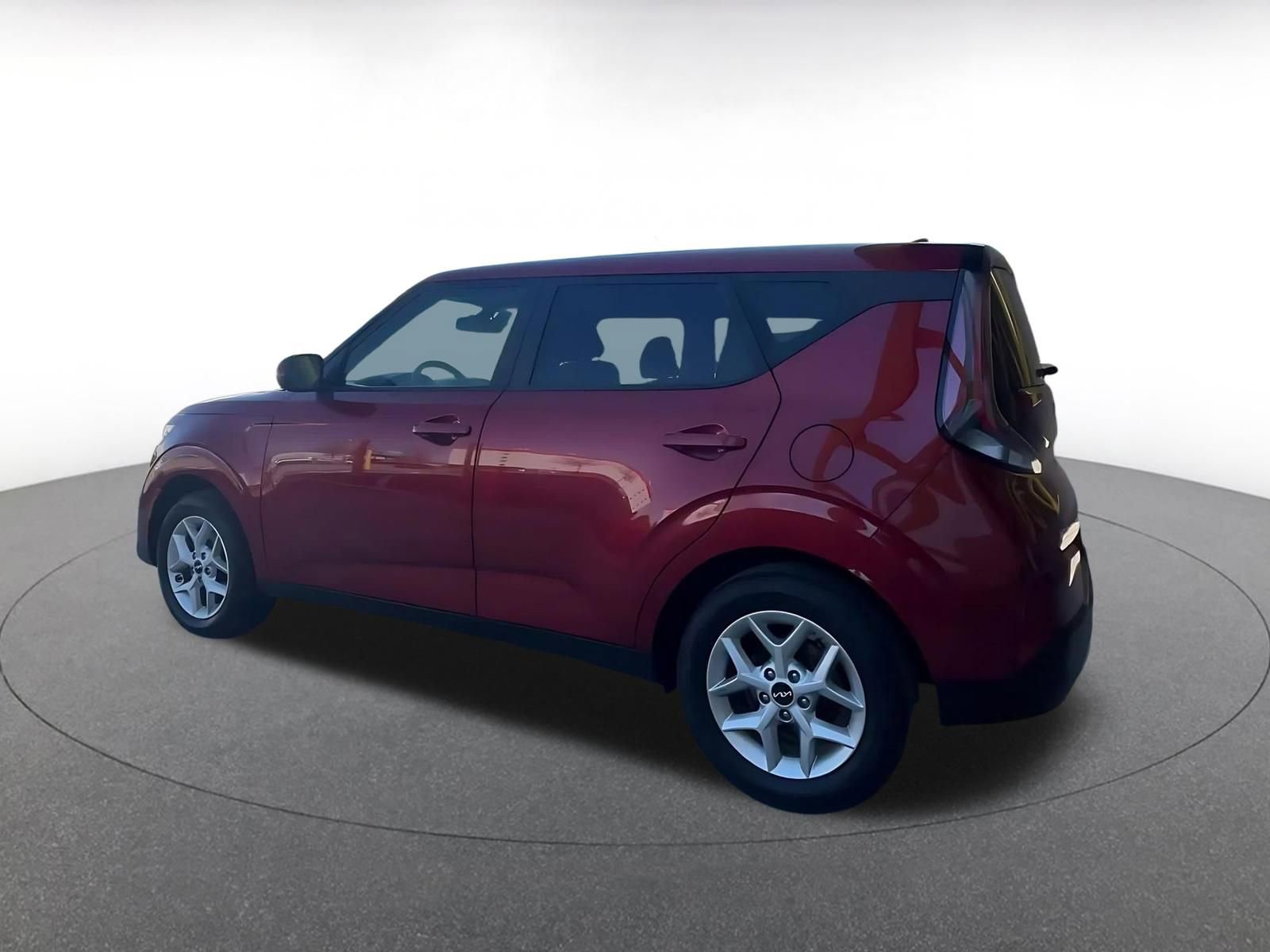 Used 2025 Kia Soul LX w/ LX Technology Package FWD image 7
