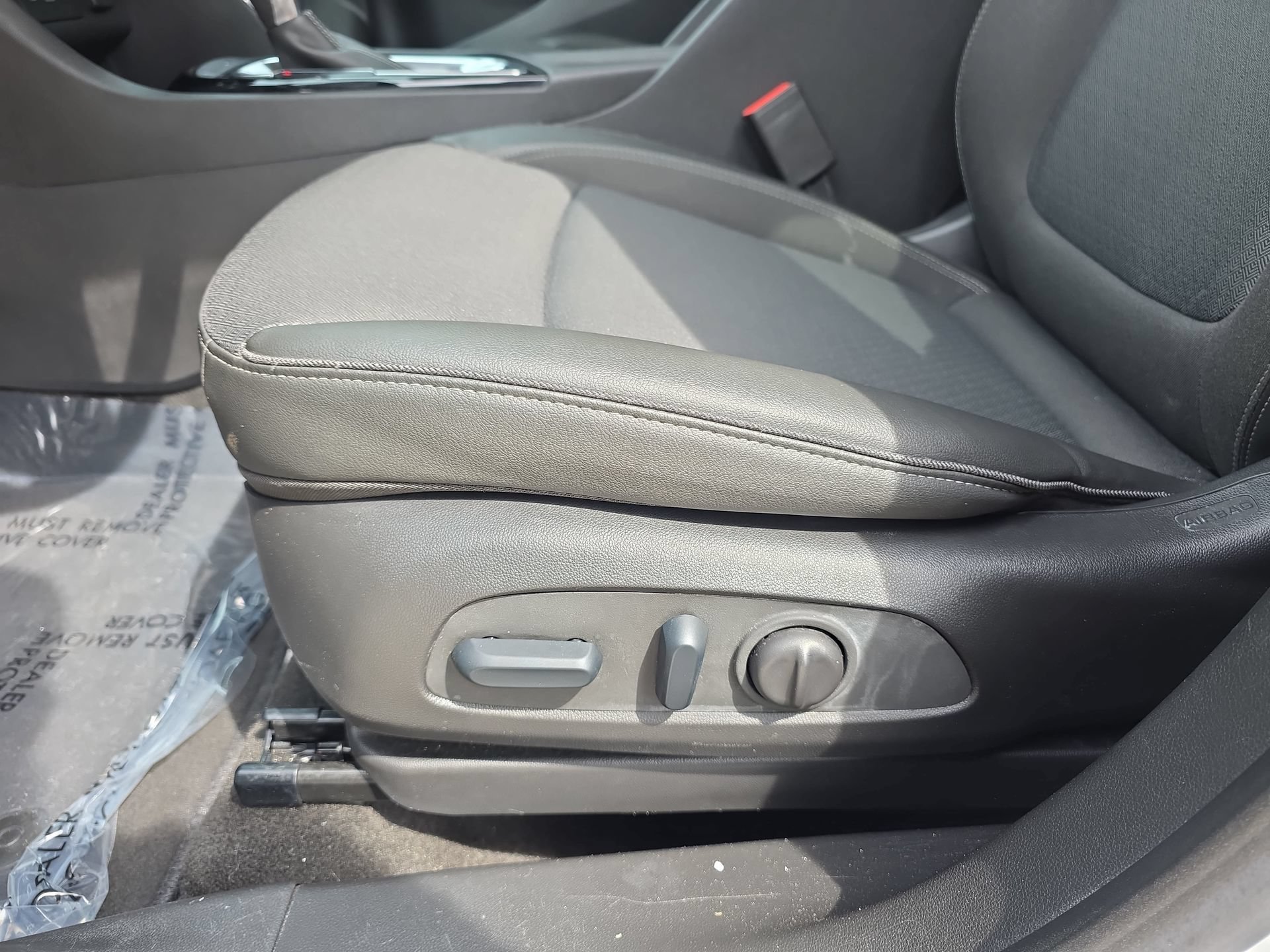 Used 2023 Buick Encore GX Preferred w/ Cold Weather Comfort Package FWD image 27