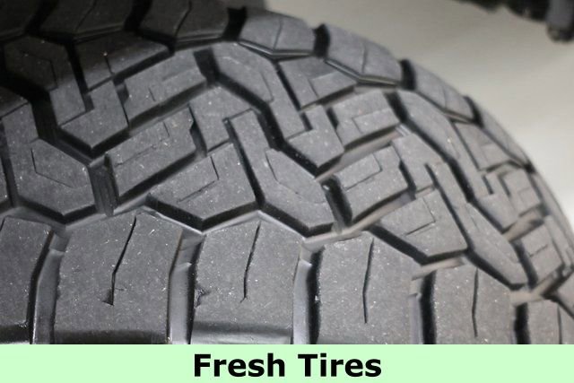 Used 2022 GMC Sierra 1500 AT4 w/ AT4 Preferred Package image 7