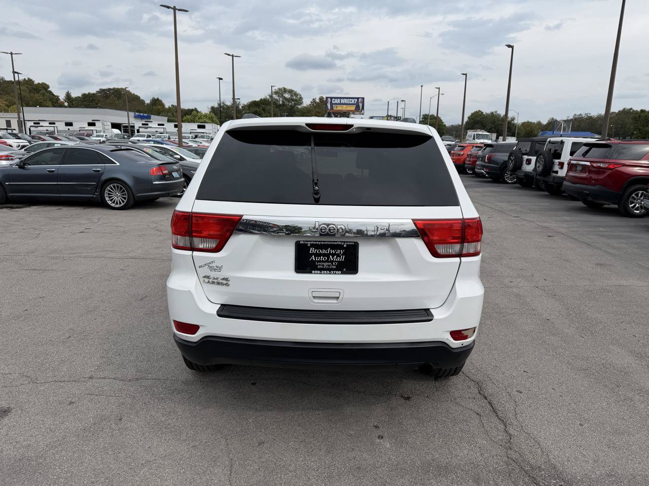 Used 2013 Jeep Grand Cherokee Laredo w/ Laredo E Group AWD/4WD image 4